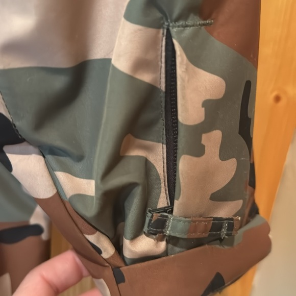 Thirty Two ski and snowboard jacket - Picture 9 of 11